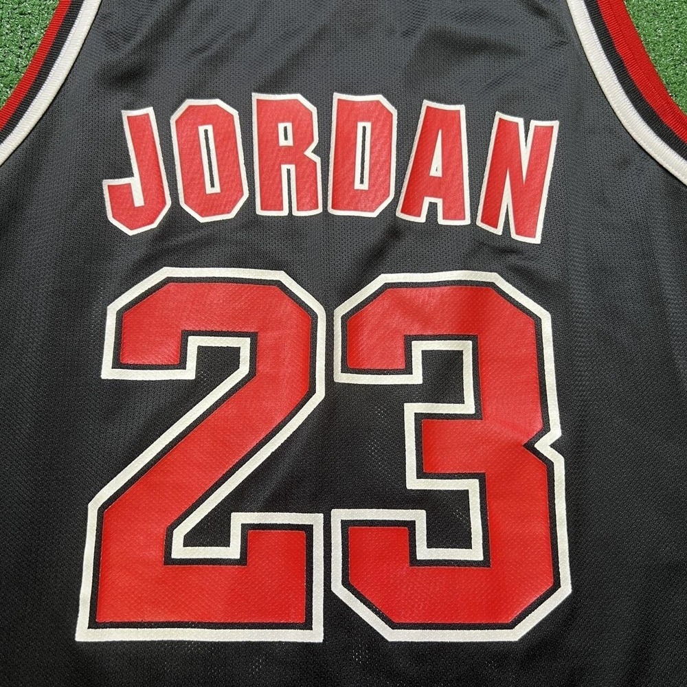VTG NBA Michael Jordan #23 Chicago Bulls jersey Men's XL 48 Black Champion Tank - Picture 4 of 6